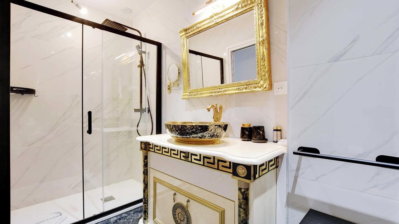 Photo of Bathroom in Chaillot