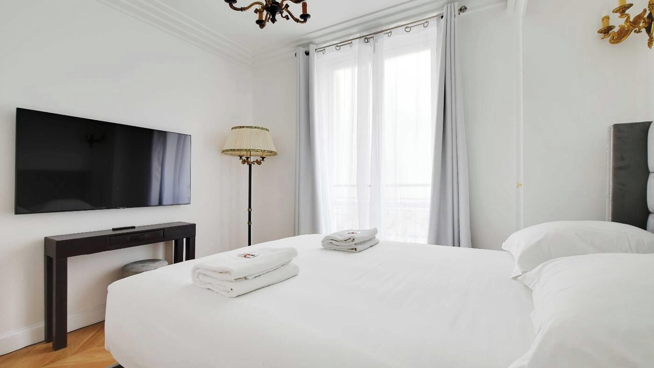 Photo of Bedroom in Chaillot