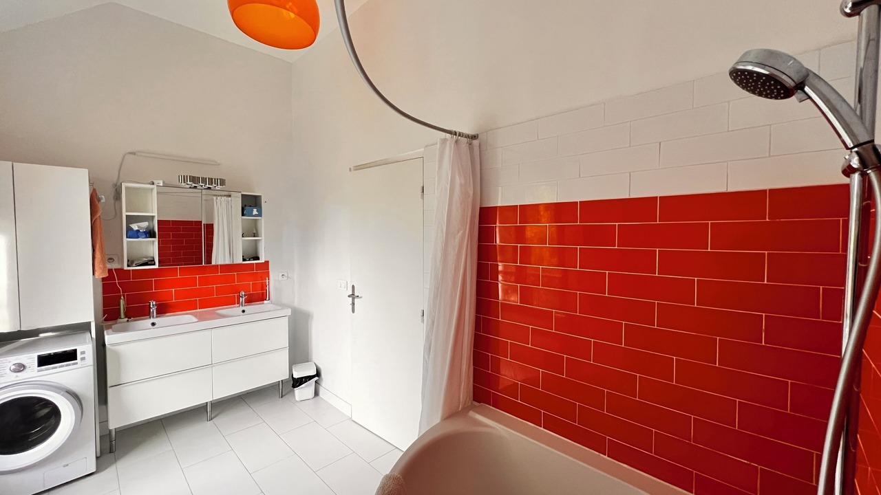 Photo of Bathroom in Garches