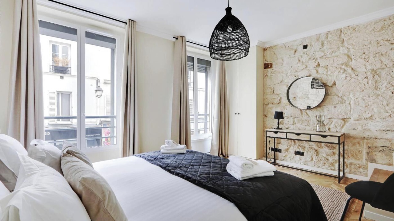 Photo of Bedroom in Arts-et-Metiers