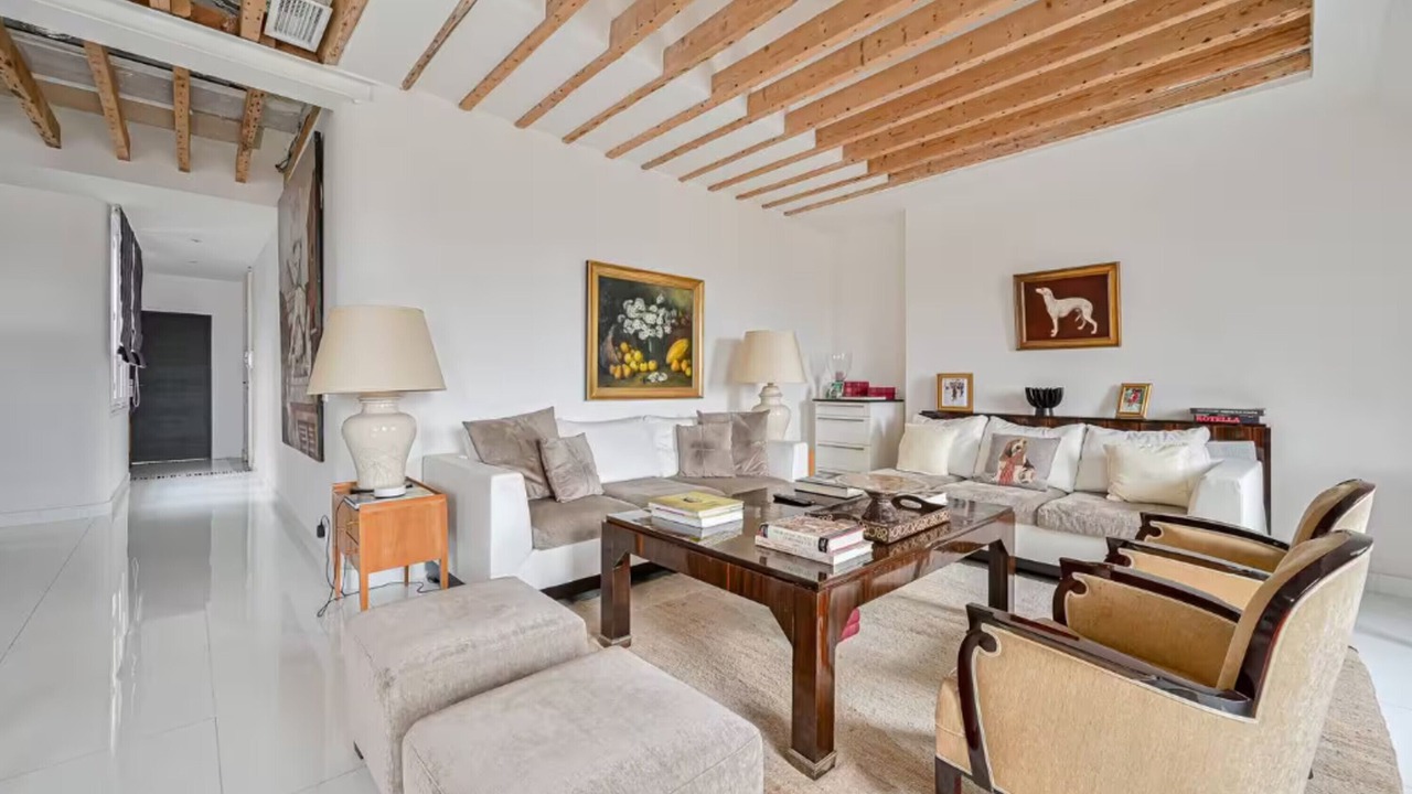 Photo of Livingroom in Chaillot