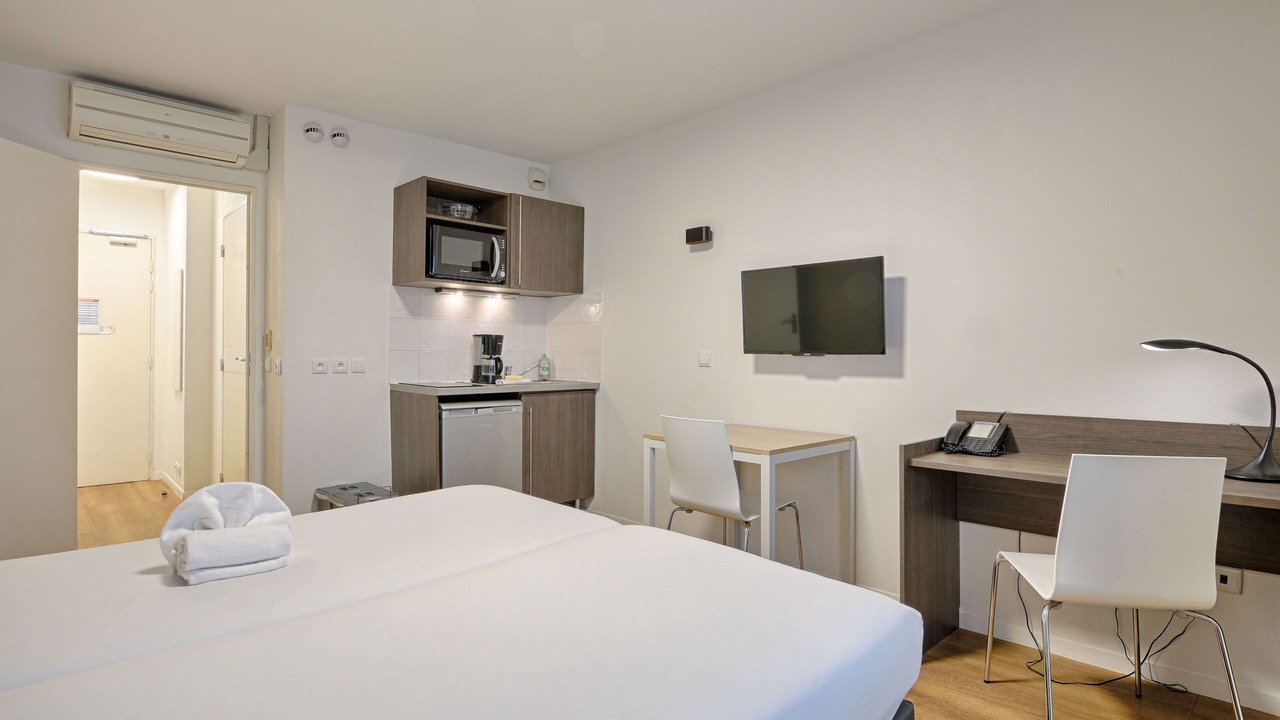 Photo of Bedroom in Le Port sous la Lune
