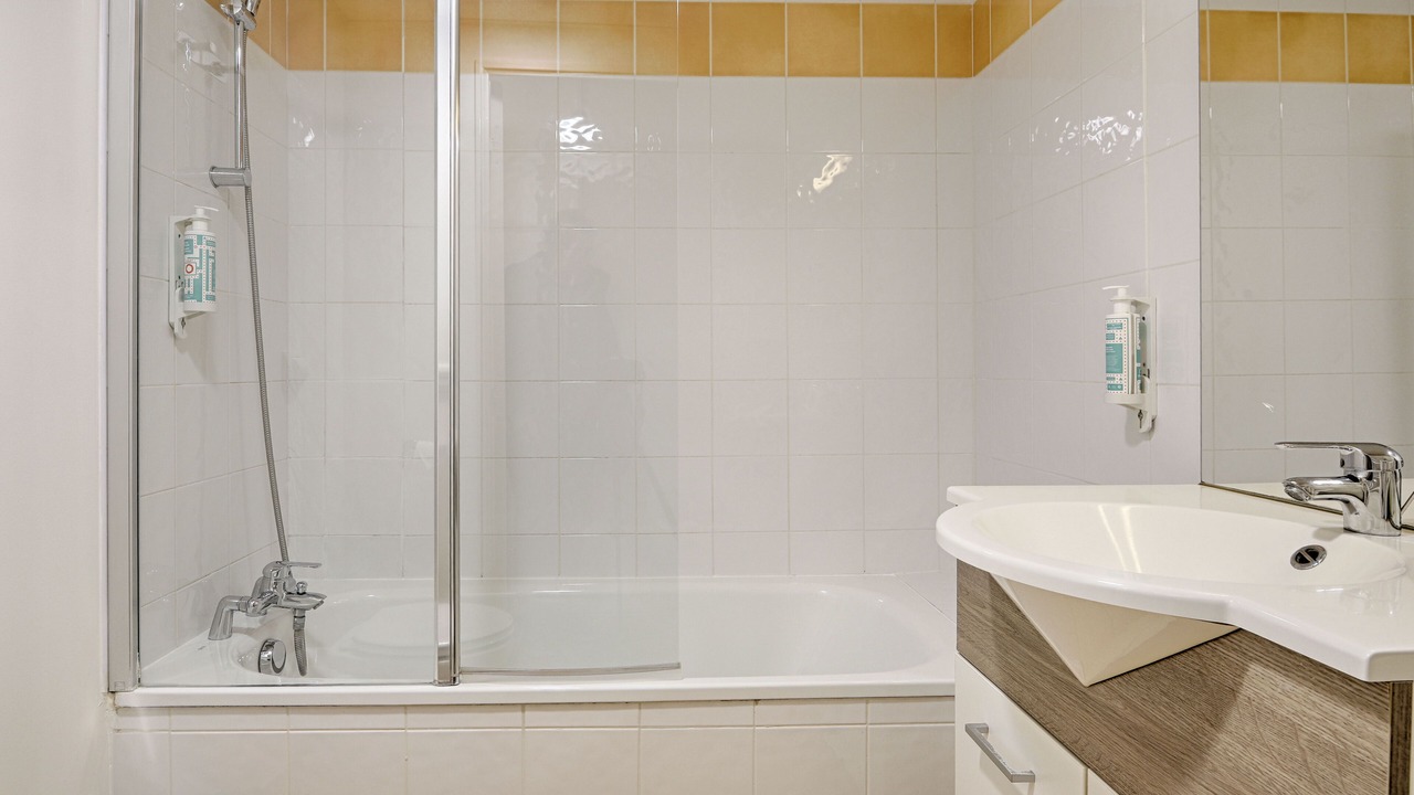 Photo of Bathroom in Le Port sous la Lune
