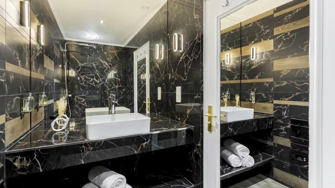 Photo of Bathroom in Chaillot