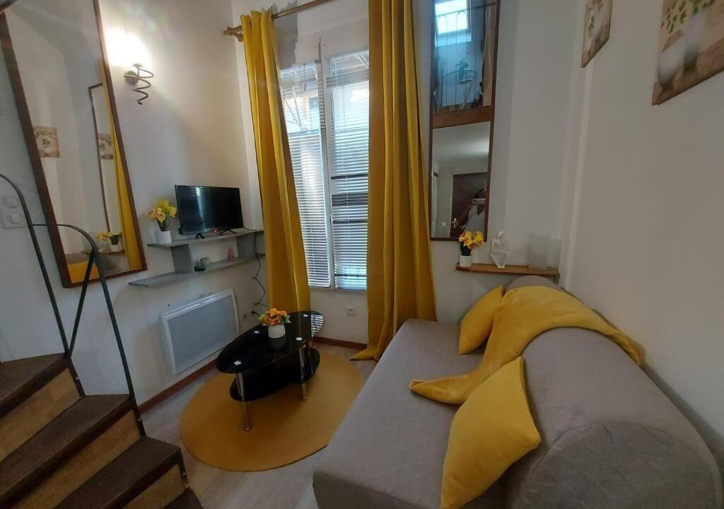 Photo of Livingroom in Village