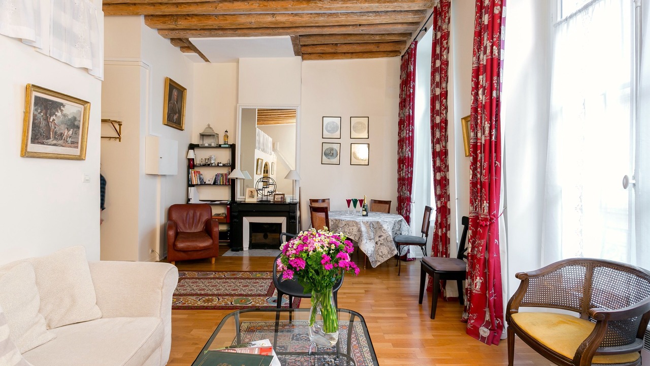Photo of Livingroom in Quartier de la Place-Vendome