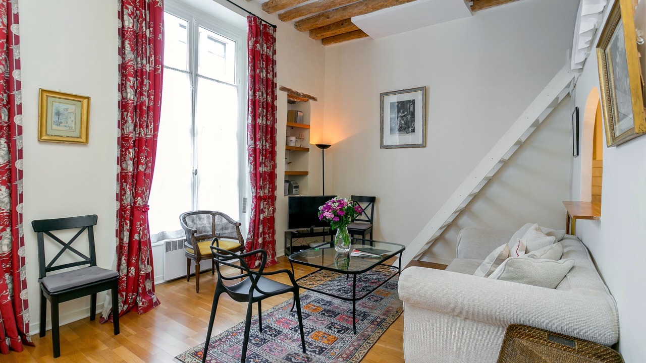 Photo of Livingroom in Quartier de la Place-Vendome