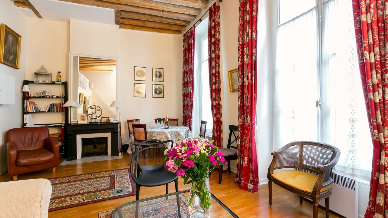 Photo of Livingroom in Quartier de la Place-Vendome
