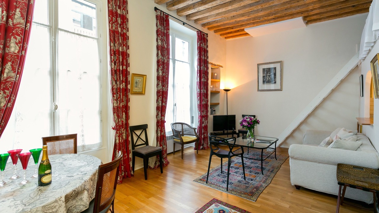 Photo of Livingroom in Quartier de la Place-Vendome