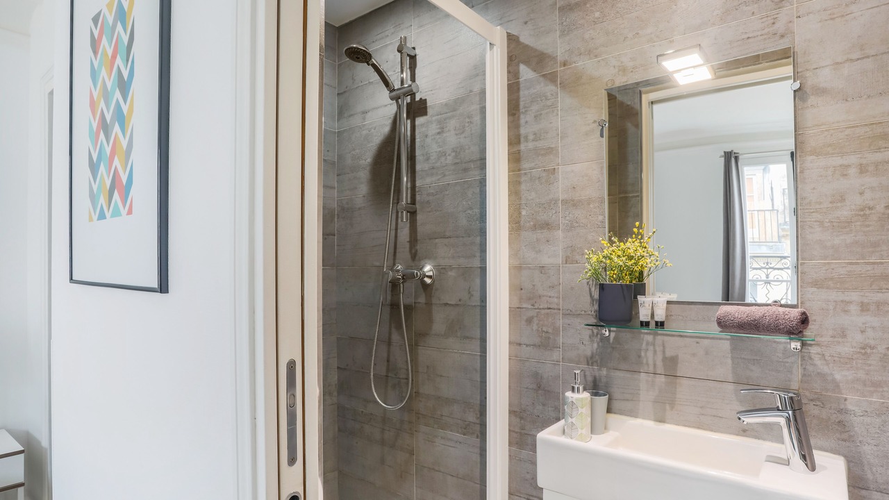 Photo of Bathroom in Quartier du Faubourg-Montmartre