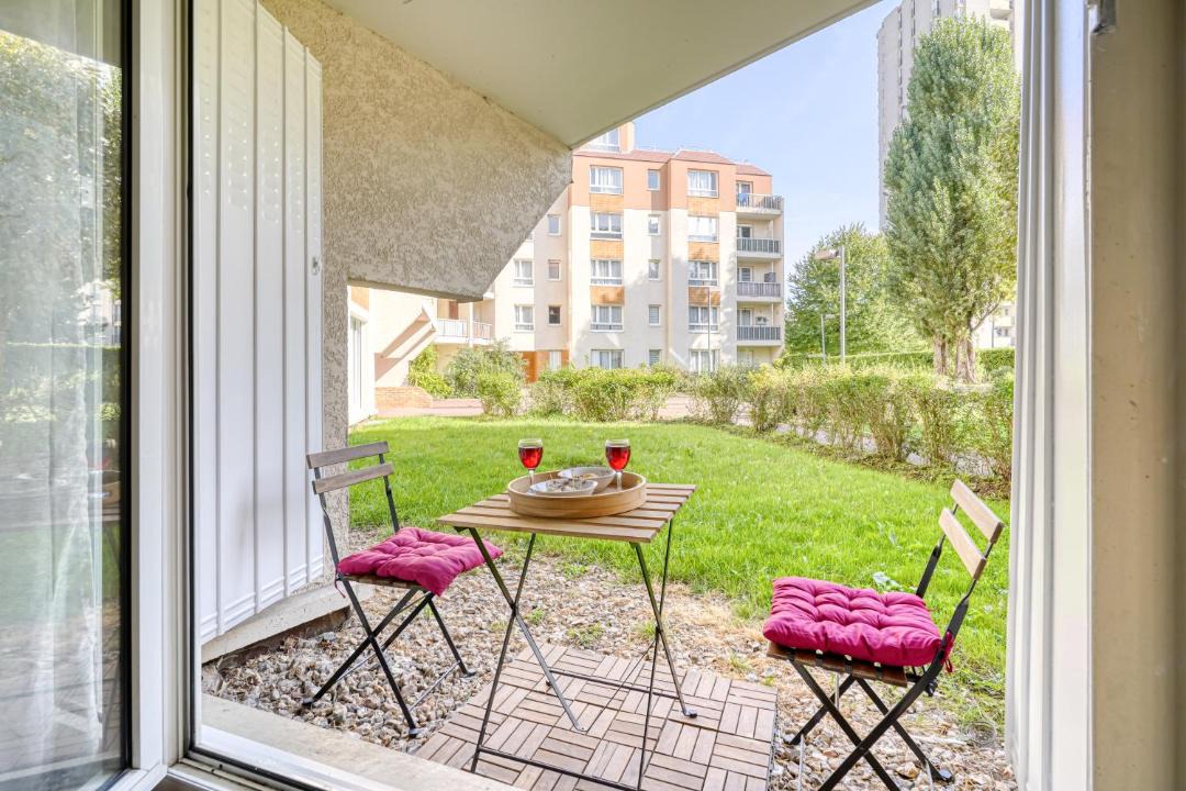 Photo of Patio Balcony in L'Hay-les-Roses