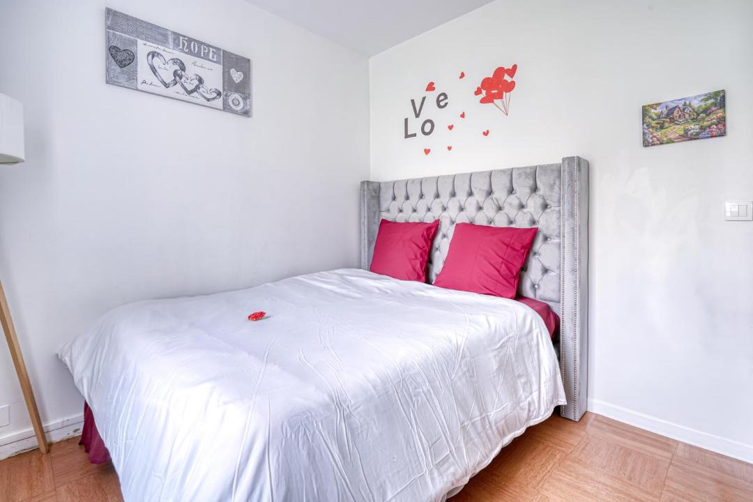 Photo of Bedroom in L'Hay-les-Roses