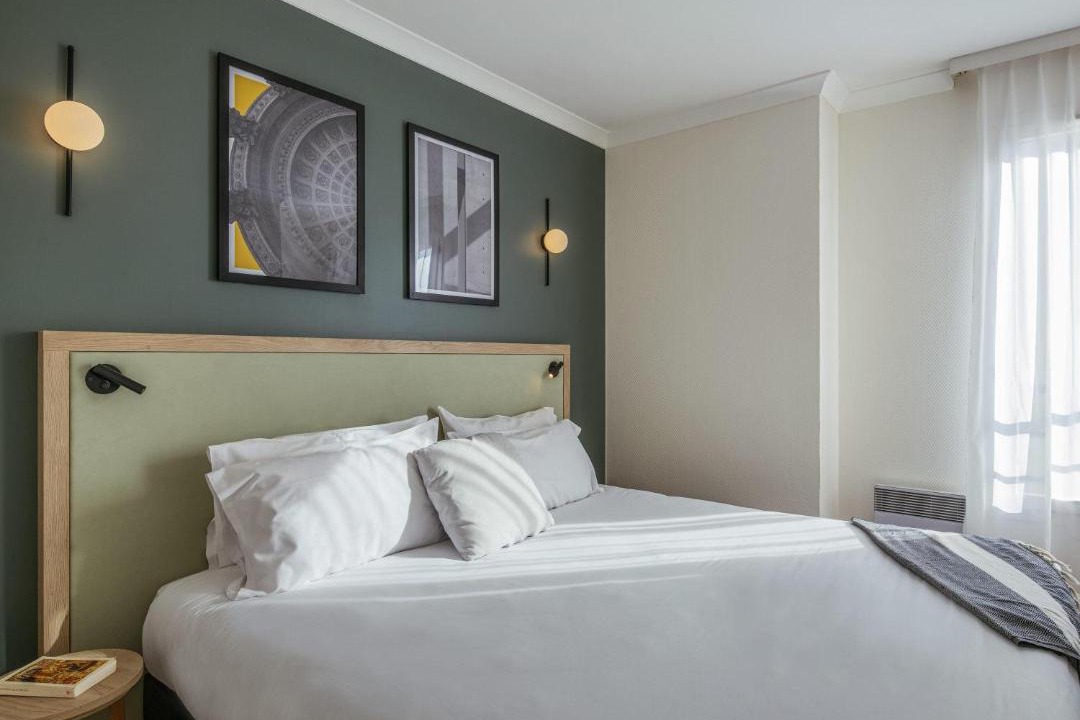 Photo of Bedroom in Combat