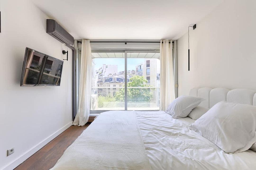 Photo of Bedroom in Chaillot
