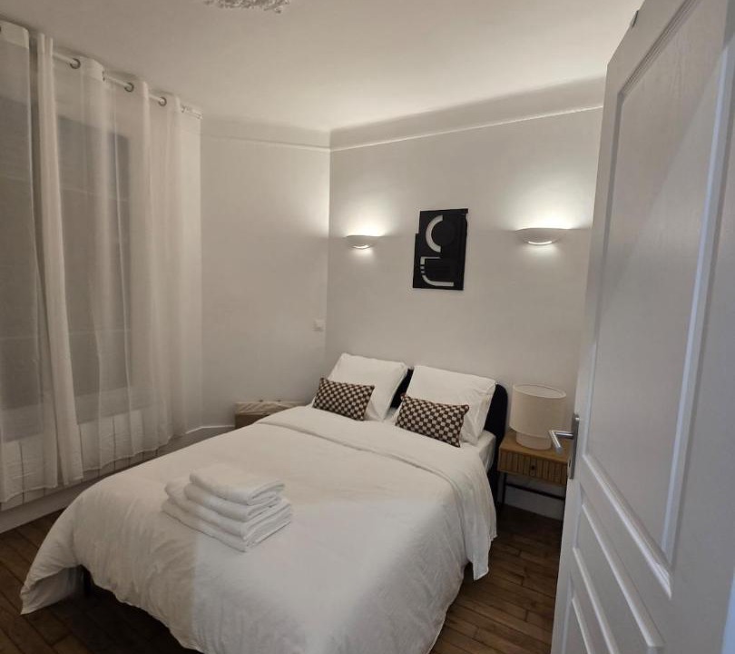 Photo of Bedroom in Bois-Colombes