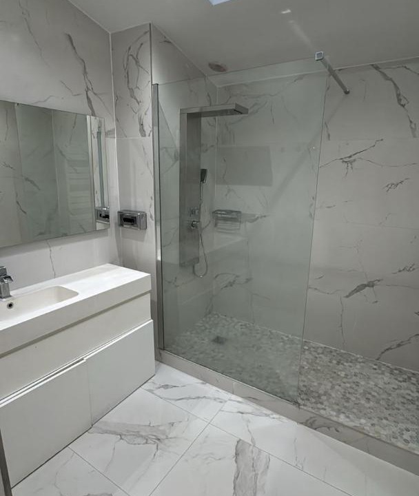 Photo of Bathroom in La Varenne Saint-Hilaire