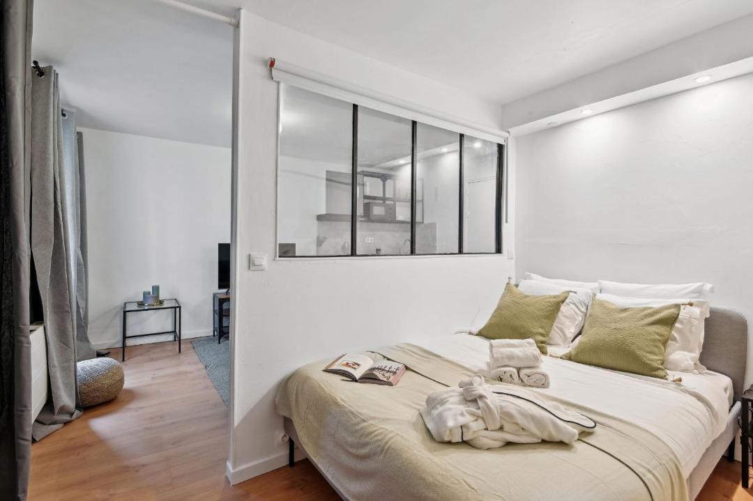 Photo of Bedroom in Quartier Saint-Ambroise