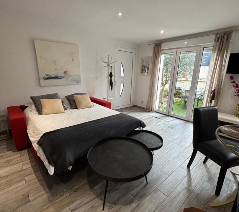 Photo of Bedroom in Plateau - Mont-Valerien