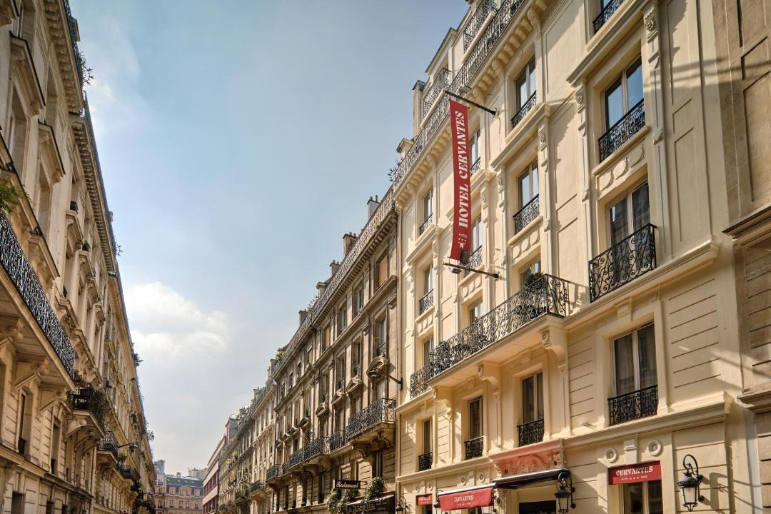 Photo of Buildings in L'Europe