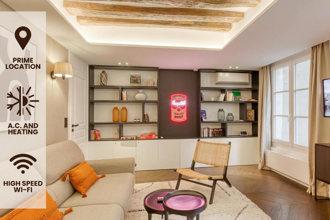 Photo of Livingroom in Archives