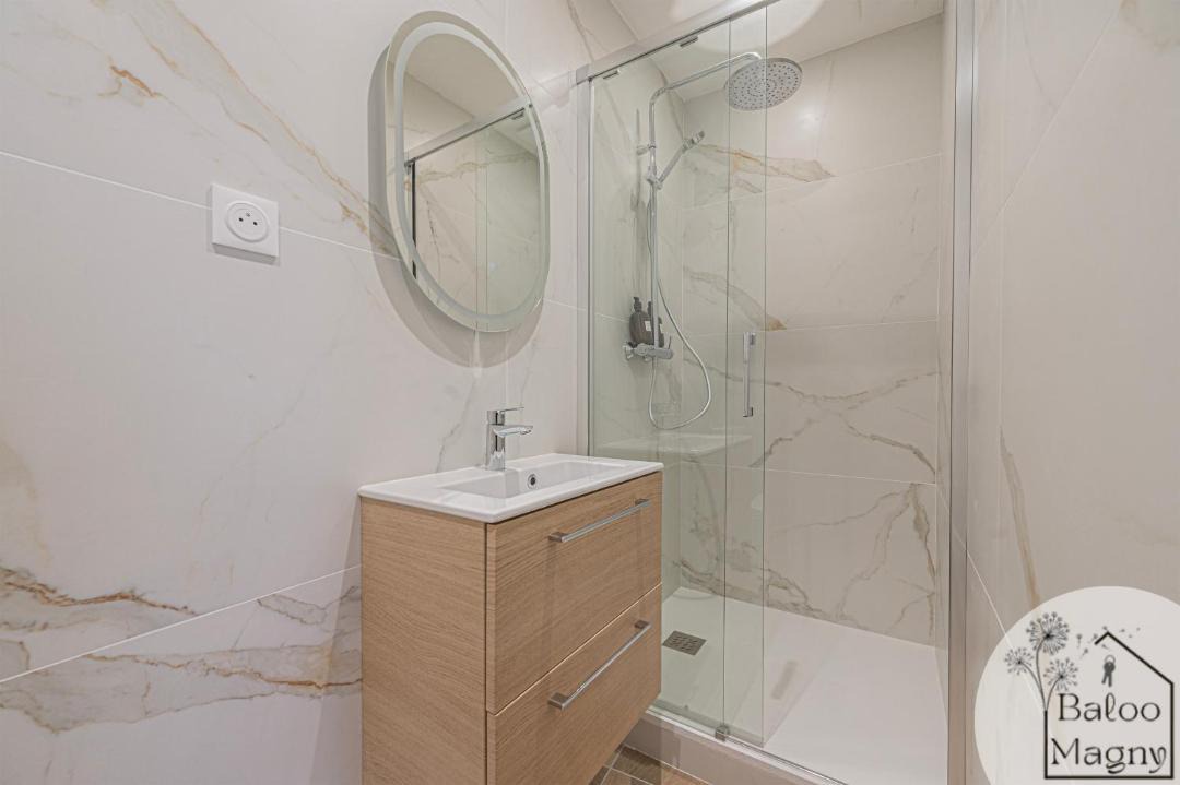 Photo of Bathroom in Magny-le-Hongre