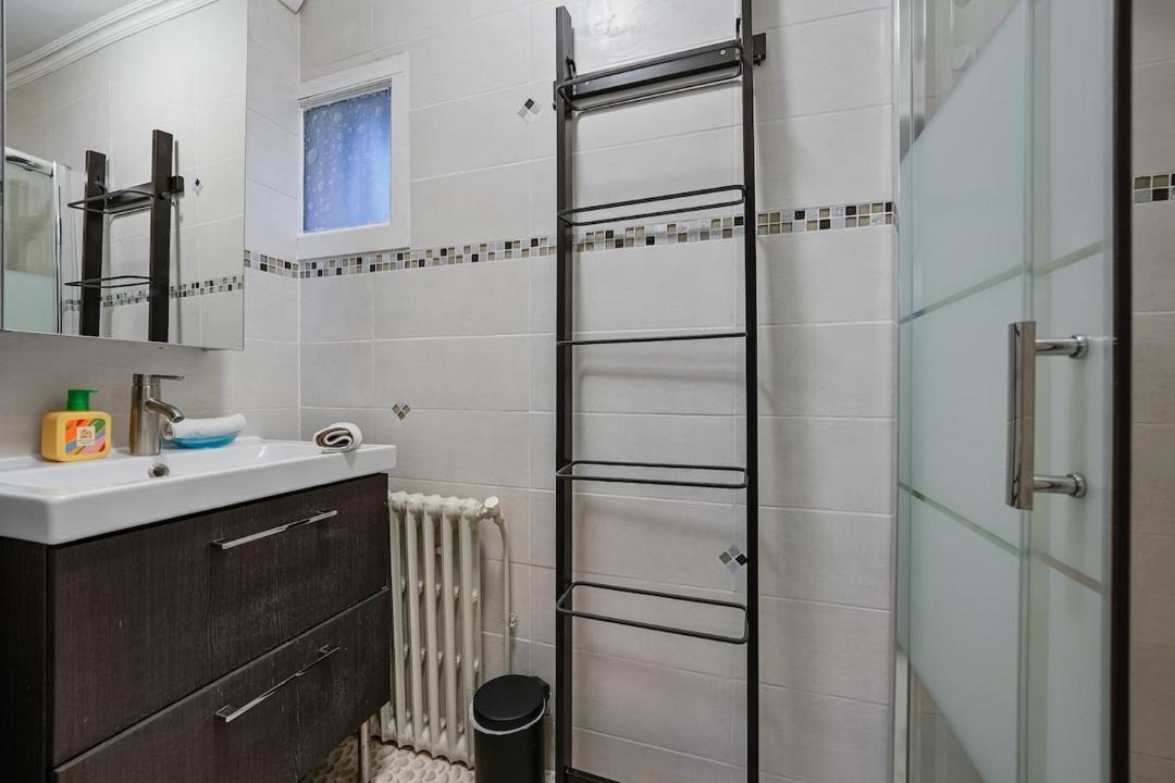 Photo of Bathroom in Adamville