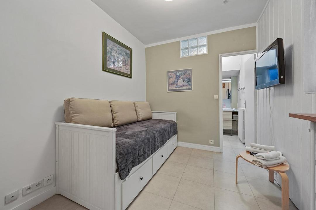 Photo of Bedroom in Adamville