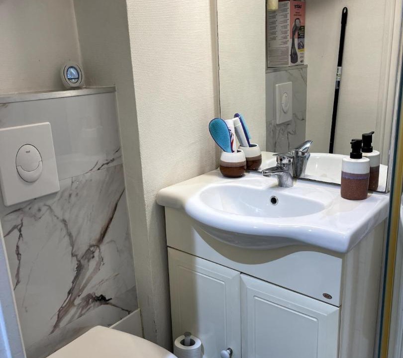 Photo of Bathroom in Louis Bertrand-Mirabeau-Semard
