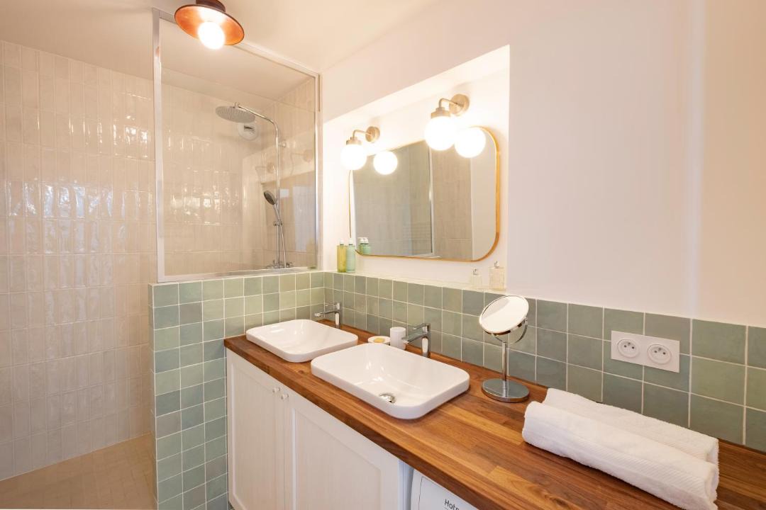 Photo of Bathroom in Saint-Lambert