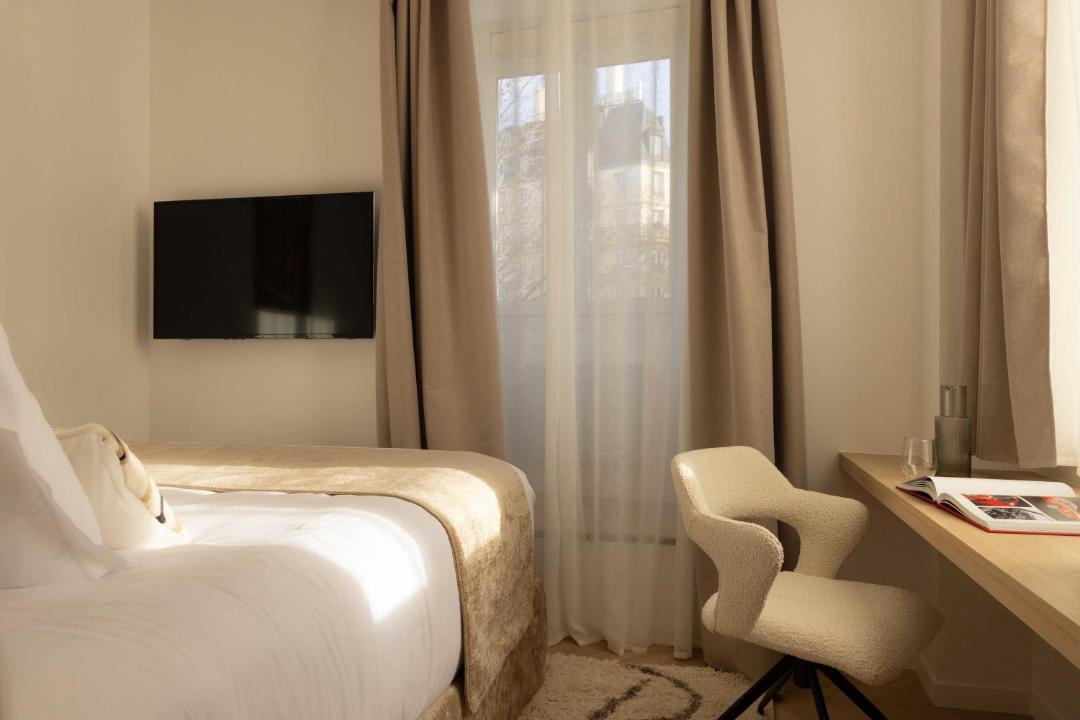 Photo of Bedroom in 10th Arrondissement