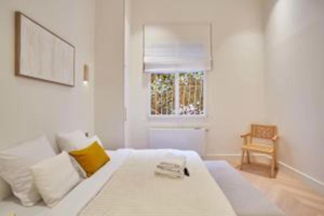 Photo of Bedroom in Chaillot