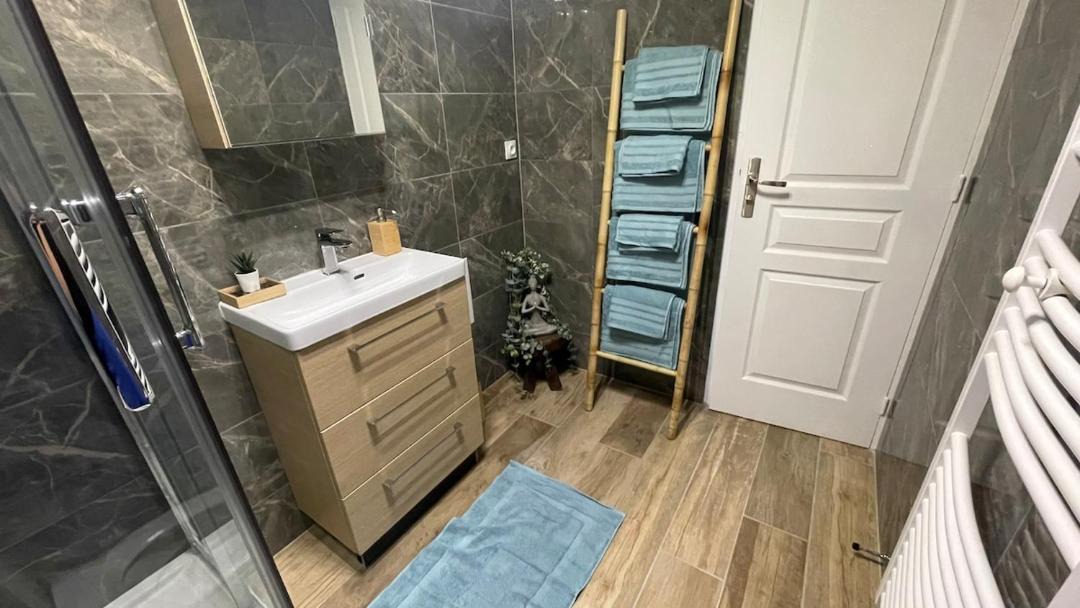 Photo of Bathroom in Saint-Germain-sur-Morin