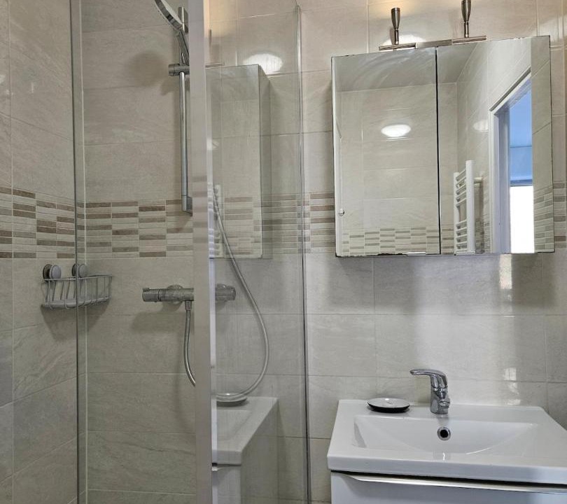Photo of Bathroom in Charonne