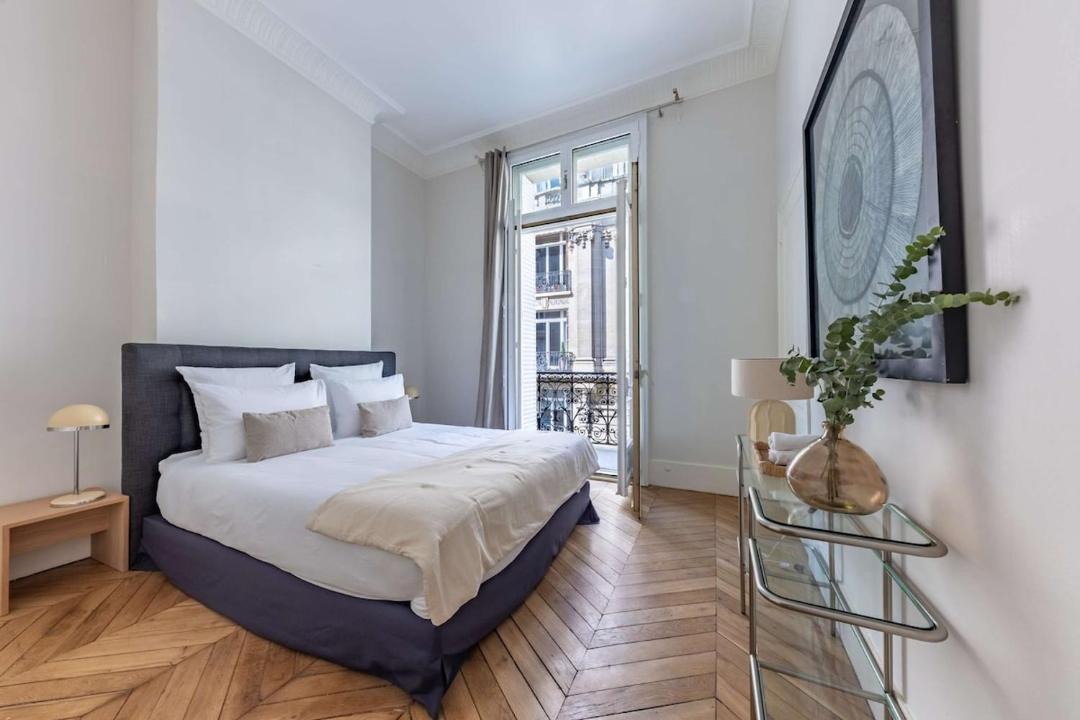 Photo of Bedroom in Chaillot