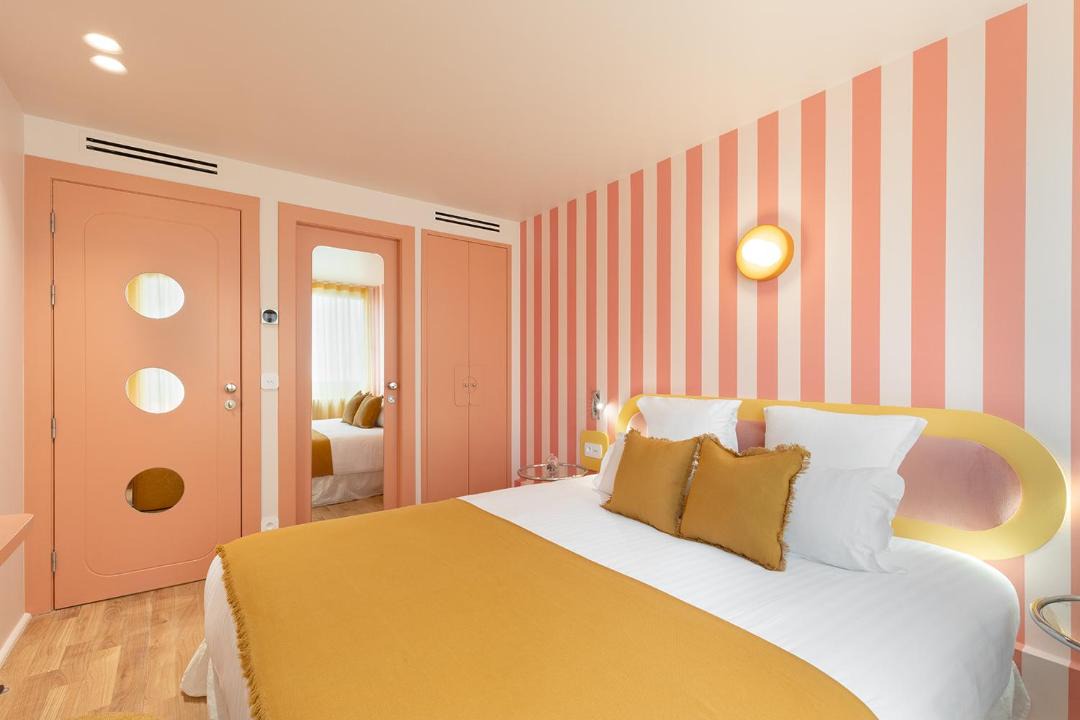 Photo of Bedroom in 8th Arrondissement