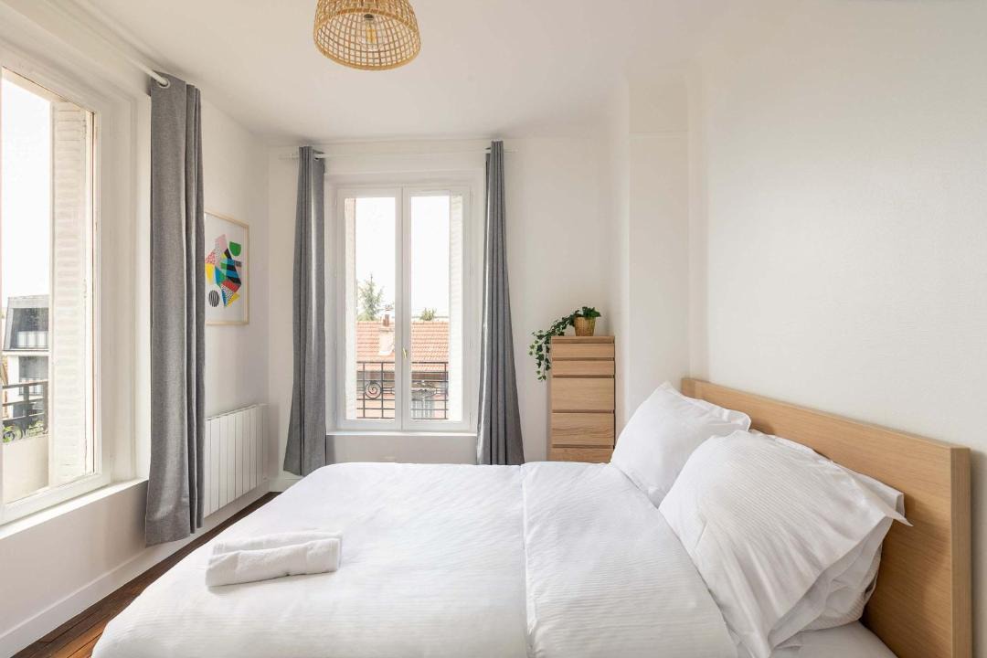 Photo of Bedroom in Asnieres-sur-Seine