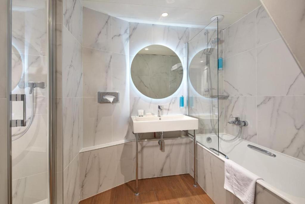 Photo of Bathroom in Montparnasse