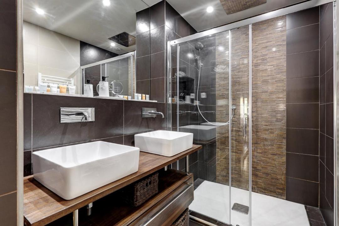 Photo of Bathroom in Quartier de la Folie-Mericourt