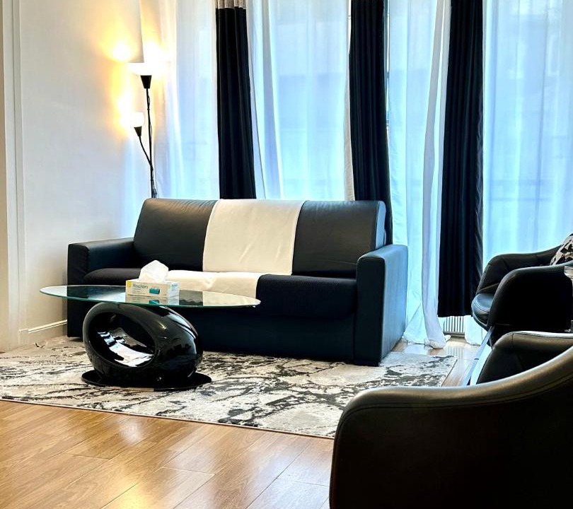 Photo of Livingroom in Chaillot