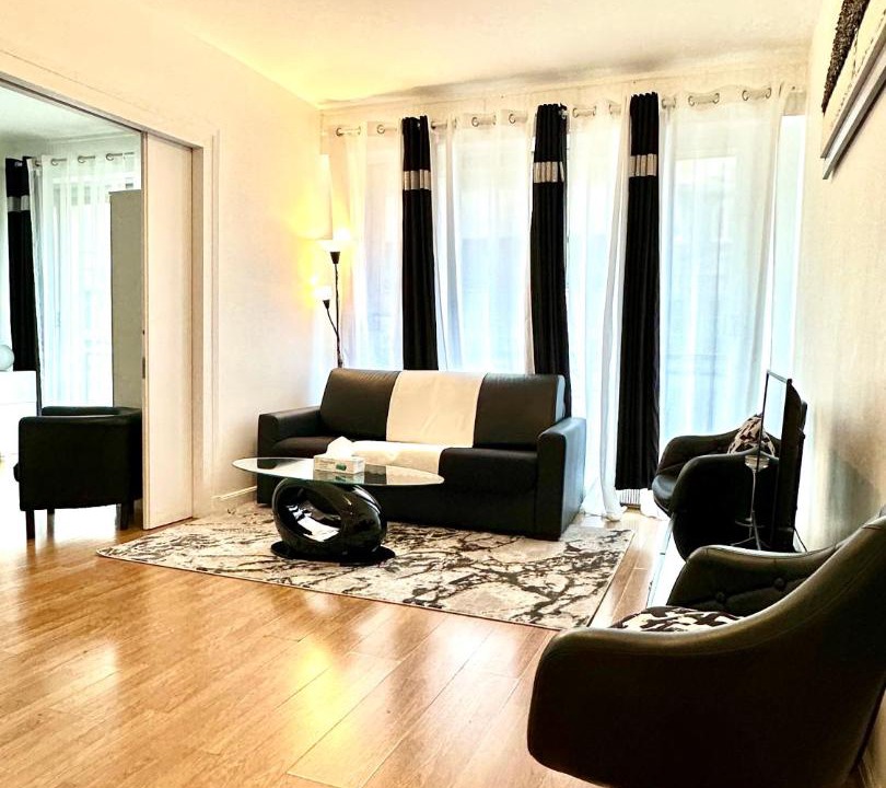 Photo of Livingroom in Chaillot