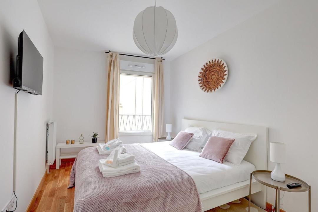 Photo of Bedroom in Clichy
