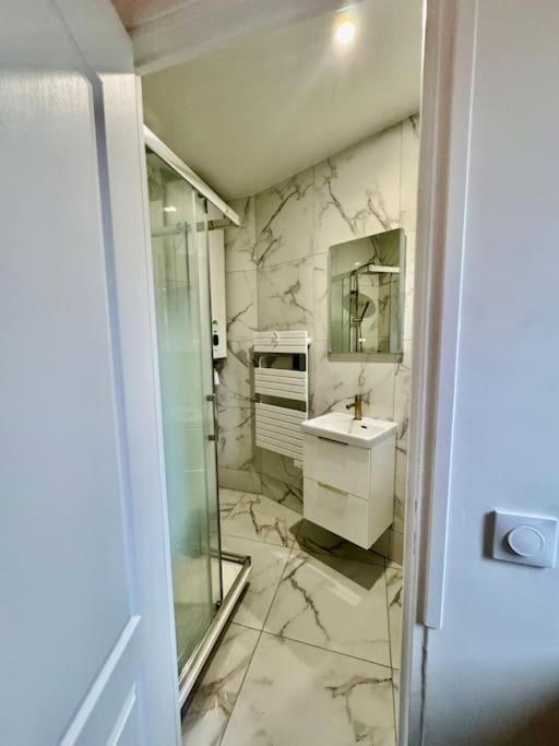 Photo of Bathroom in Livry-Gargan