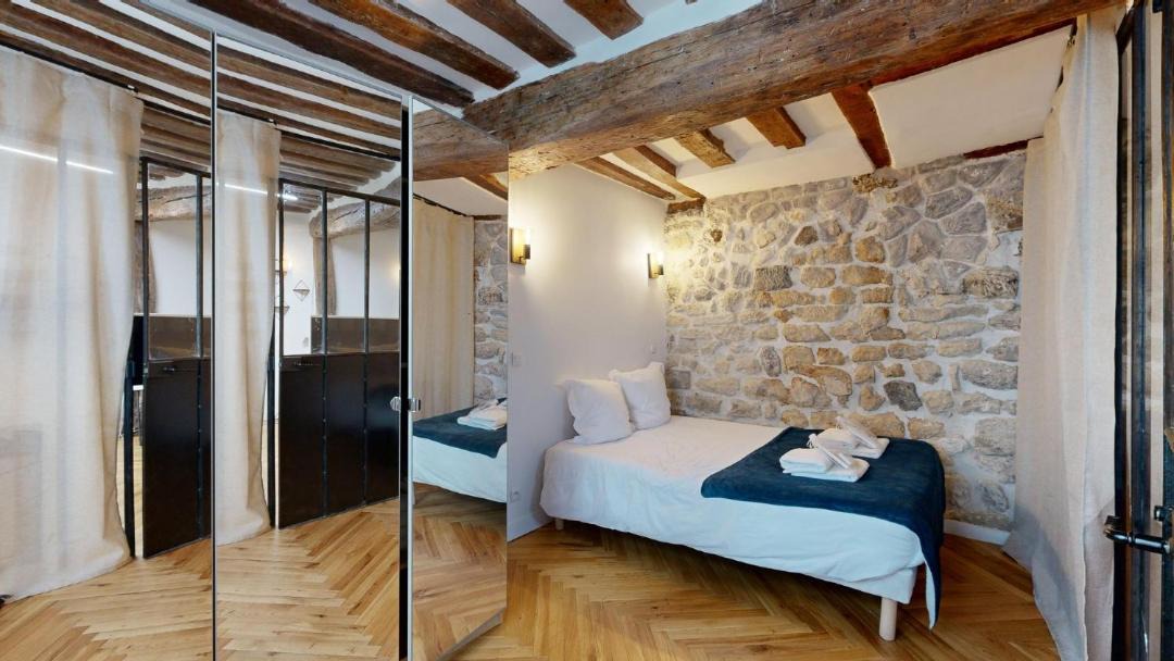 Photo of Bedroom in Arts-et-Metiers
