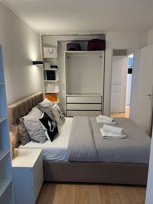 Photo of Bedroom in Passy