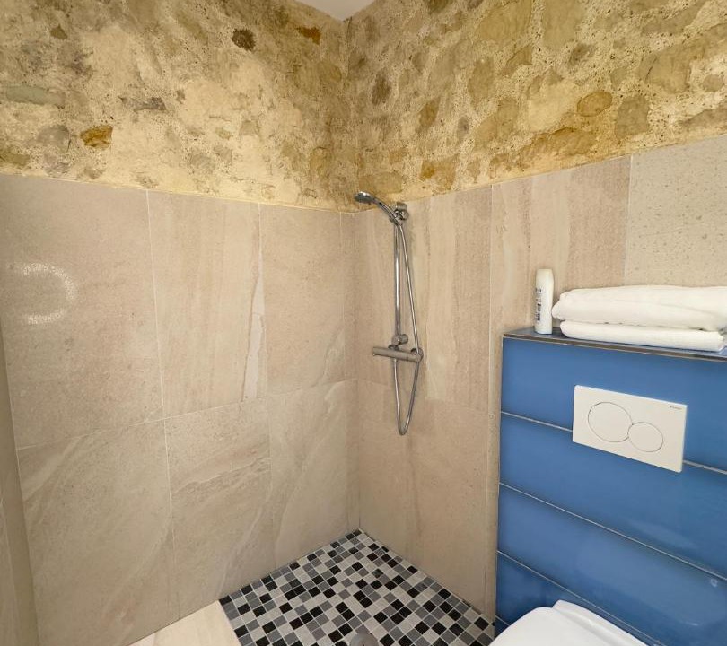 Photo of Bathroom in Arsenal