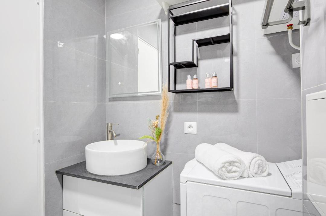 Photo of Bathroom in Quartier du Faubourg-Montmartre