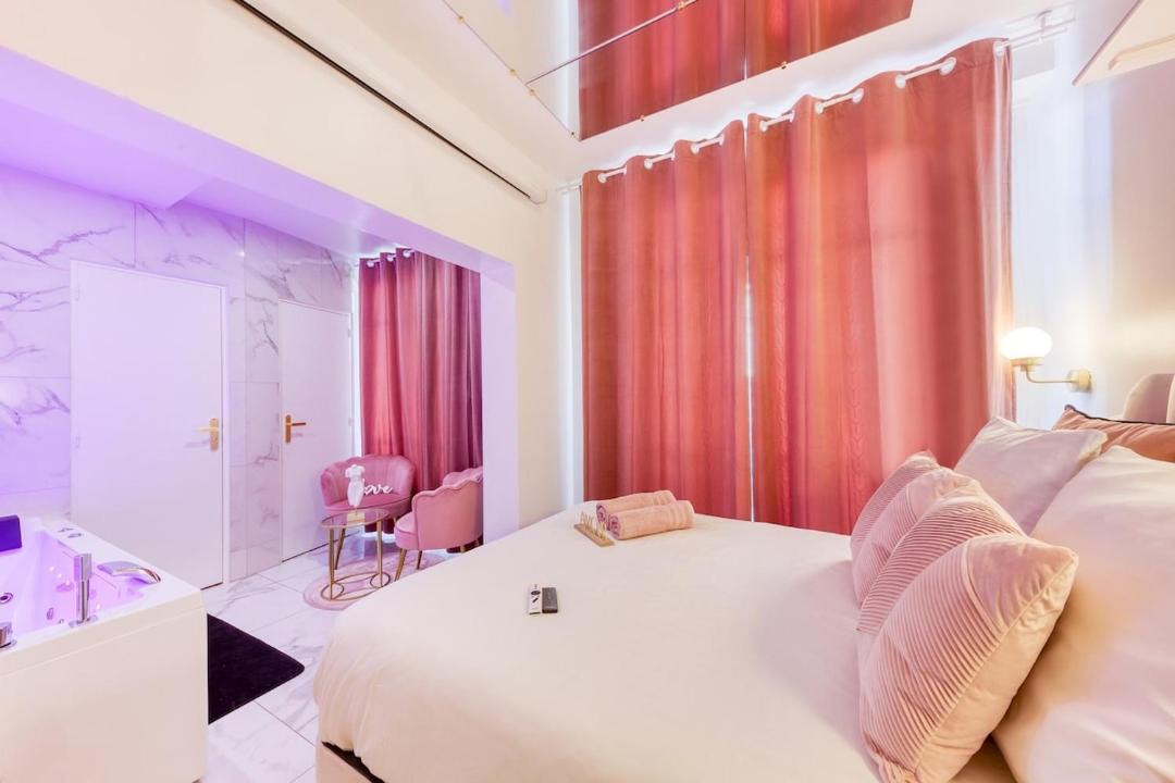 Photo of Bedroom in Les Pavillons-sous-Bois