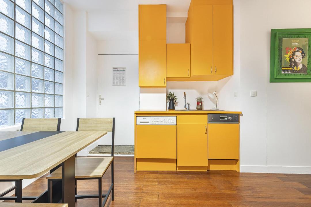 Photo of Kitchen in Quartier de la Folie-Mericourt