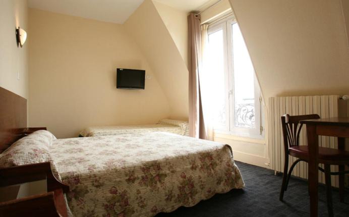 Photo of Bedroom in 10th Arrondissement