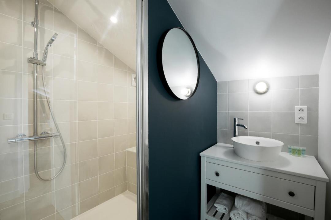 Photo of Bathroom in Parc-de-Montsouris